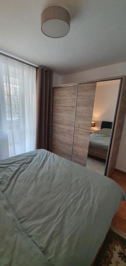 Apartament Chaplins 3 Camere Piatra Neamţ Esterno foto
