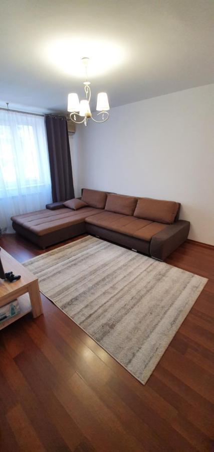 Apartament Chaplins 3 Camere Piatra Neamţ Esterno foto