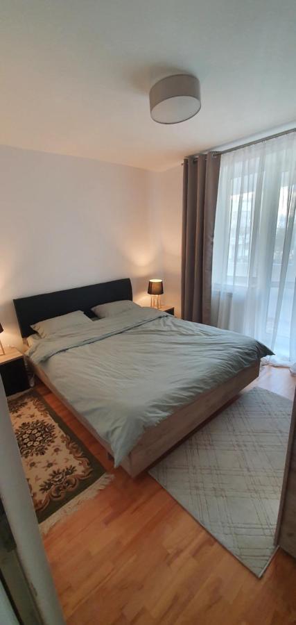 Apartament Chaplins 3 Camere Piatra Neamţ Esterno foto