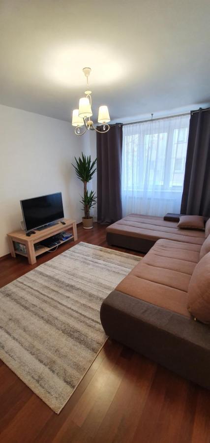 Apartament Chaplins 3 Camere Piatra Neamţ Esterno foto