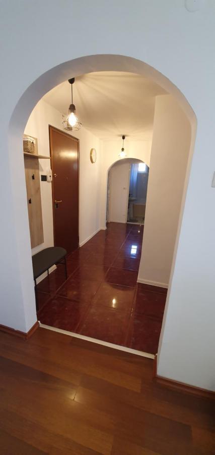 Apartament Chaplins 3 Camere Piatra Neamţ Esterno foto